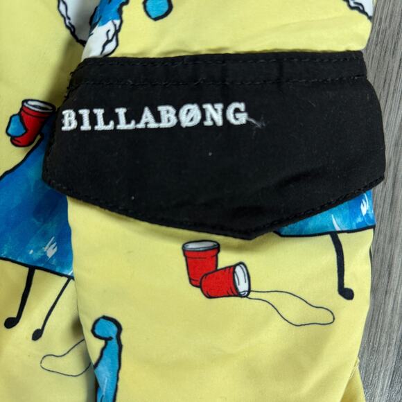 Billabong Board Shorts Mens 34 Surf Party Wave Red Cup Print Yellow Swim Trunks - Picture 3 of 7